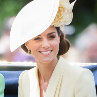 Look da Duchessa: come indossare il fascinator