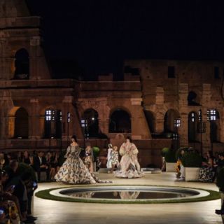 Fendi: sfila sul Colle Palatino in ricordo di Karl Lagerfled Fendi: sfila sul Colle Palatino in ricordo di Karl Lagerfled