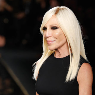 Donatella Versace chiede scusa alla Cina come D&G