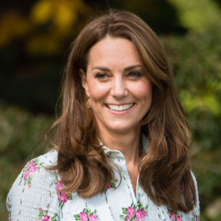 Kate Middleton inaugura il suo giardino e omaggia Lady Diana