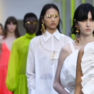 Il glamour è fluo per Valentino Il glamour è fluo per Valentino