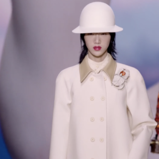 Louis Vuitton e la dandy romantica di Nicolas Ghesquière