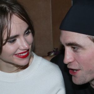 Robert Pattinson si sposa? Un anello al dito di Suki Robert Pattinson si sposa? Un anello al dito di Suki
