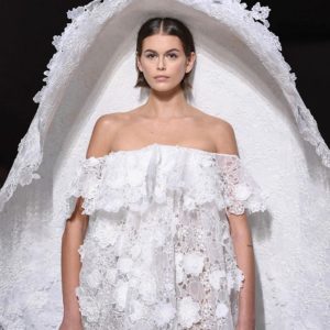 Kaia Gerber in abito da sposa per Givenchy Kaia Gerber in abito da sposa per Givenchy