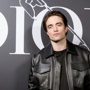 La prima foto di Robert Pattinson vestito da Batman La prima foto di Robert Pattinson vestito da Batman
