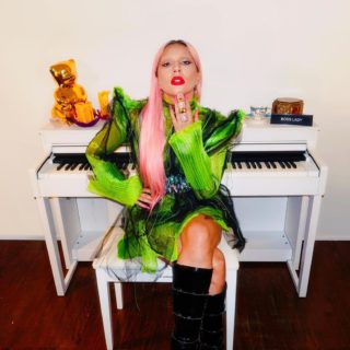 Lady Gaga: la nuova provocazione per San Valentino