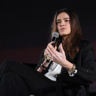 Kasia Smutniak, dai medici ai santoni per la vitiligine