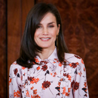 Letizia Ortiz: stampa floreale firmata Hugo Boss