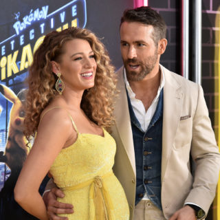 Ryan Reynolds in quarantena con Blake Lively e le figlie Ryan Reynolds in quarantena con Blake Lively e le figlie