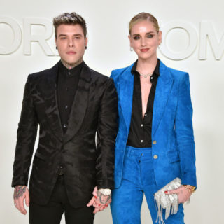 Fedez con la stessa nail art di Chiara Ferragni Fedez con la stessa nail art di Chiara Ferragni