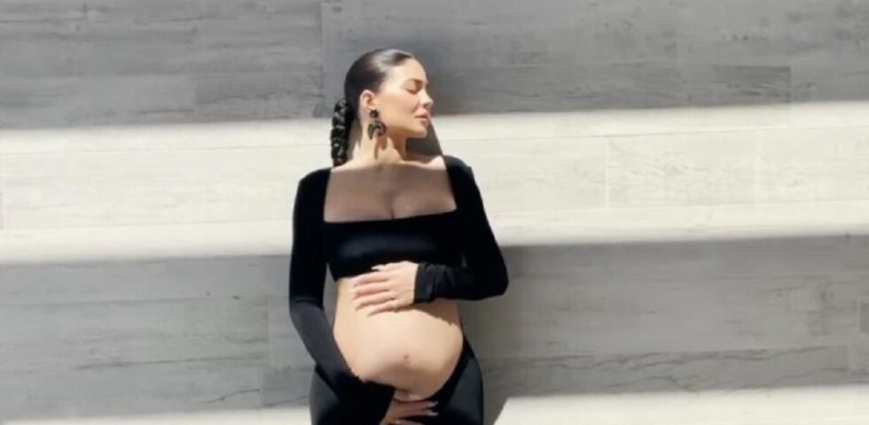 Il look di Kylie Jenner nel post più popolare di Instagram è super fashion