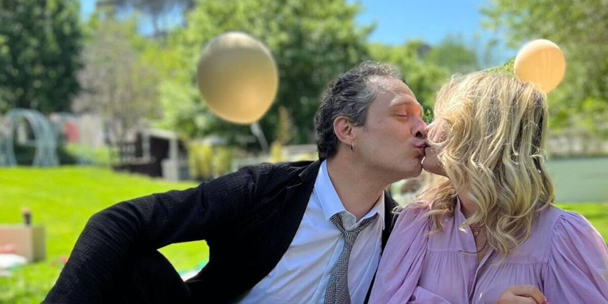 Francesca Barra e Claudio Santamaria: il battesimo fatato della piccola Atena Francesca Barra e Claudio Santamaria: il battesimo fatato della piccola Atena