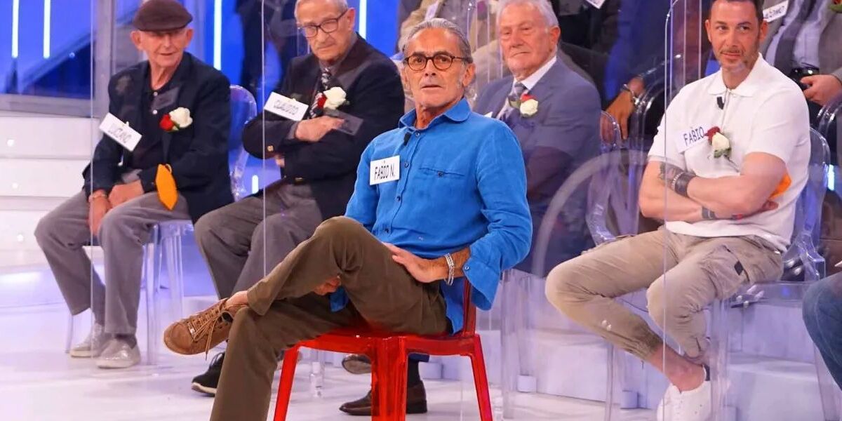 Uomini e donne: chi è Fabio Nova, il nuovo cavaliere subito in lite con Tina Uomini e donne: chi è Fabio Nova, il nuovo cavaliere subito in lite con Tina
