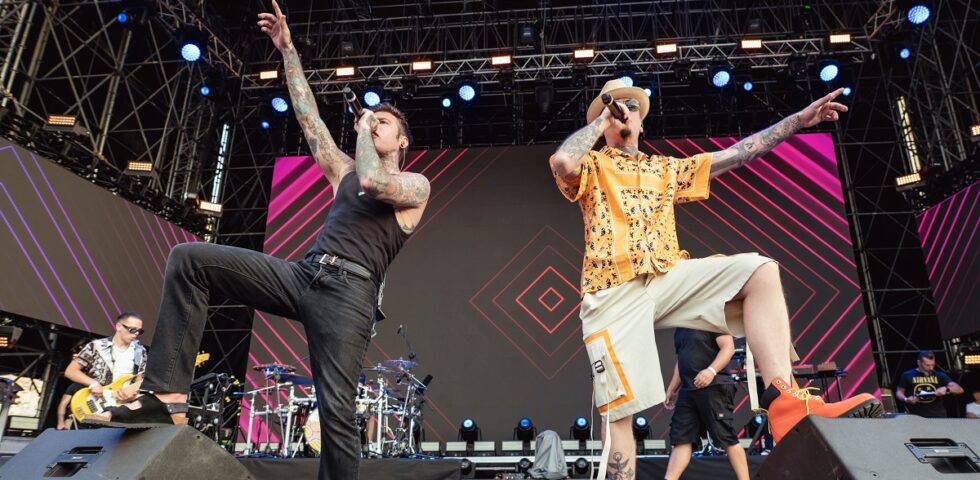 Fedez e J-Ax di nuovo insieme: le foto del LoveMi Fedez e J-Ax di nuovo insieme: le foto del LoveMi