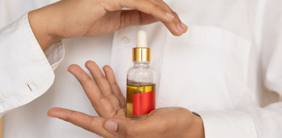 Estate 2022 a tutto olio: per viso, corpo, capelli, labbra Estate 2022 a tutto olio: per viso, corpo, capelli, labbra